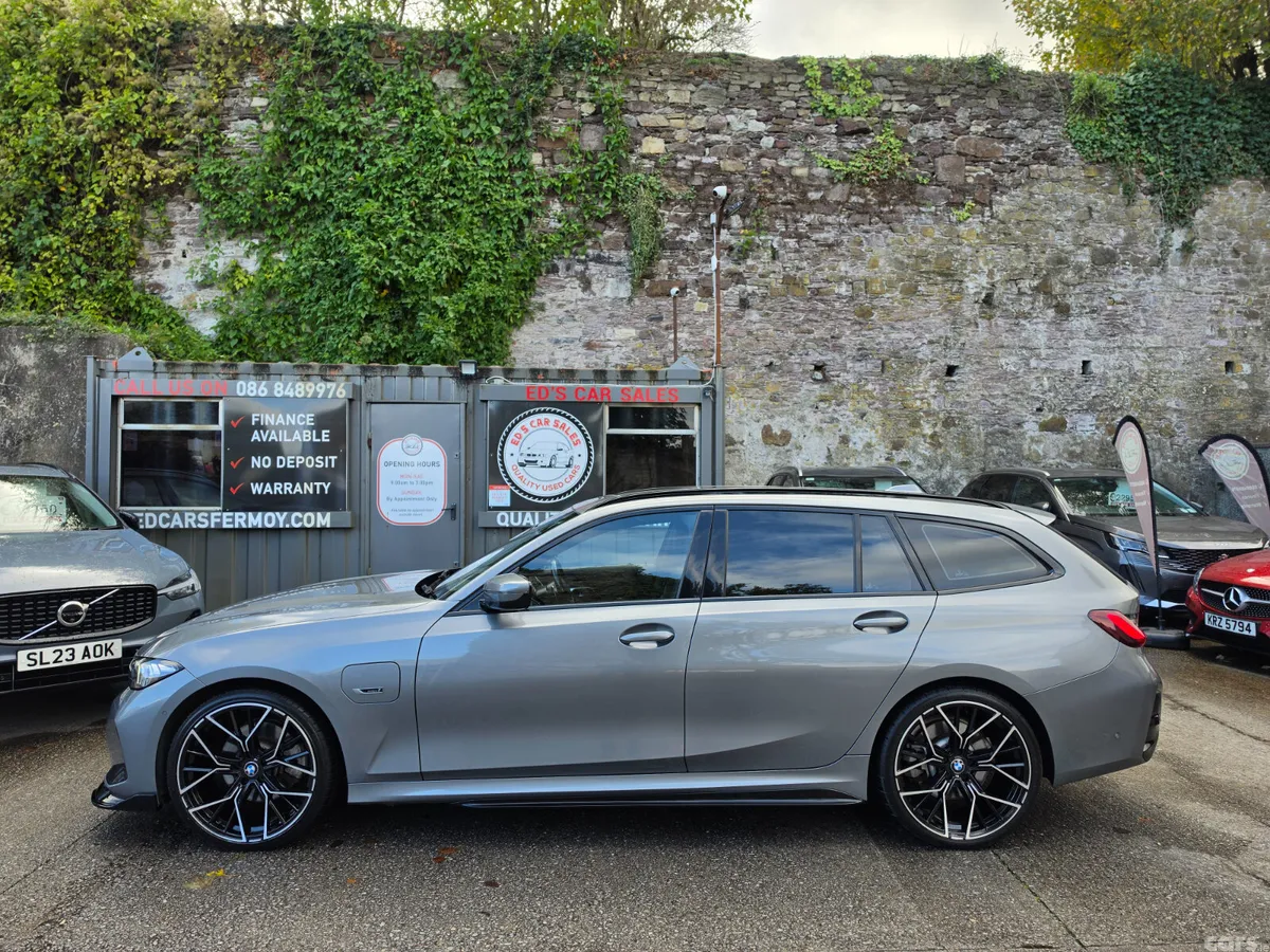 BMW 3-Series Estate, Petrol Hybrid, 2022, Grey