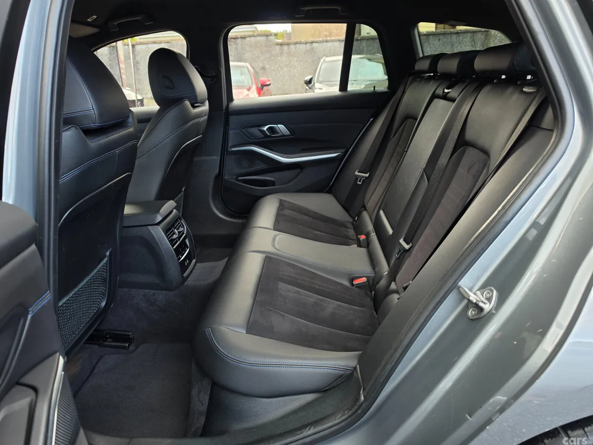 BMW 3-Series Estate, Petrol Hybrid, 2022, Grey