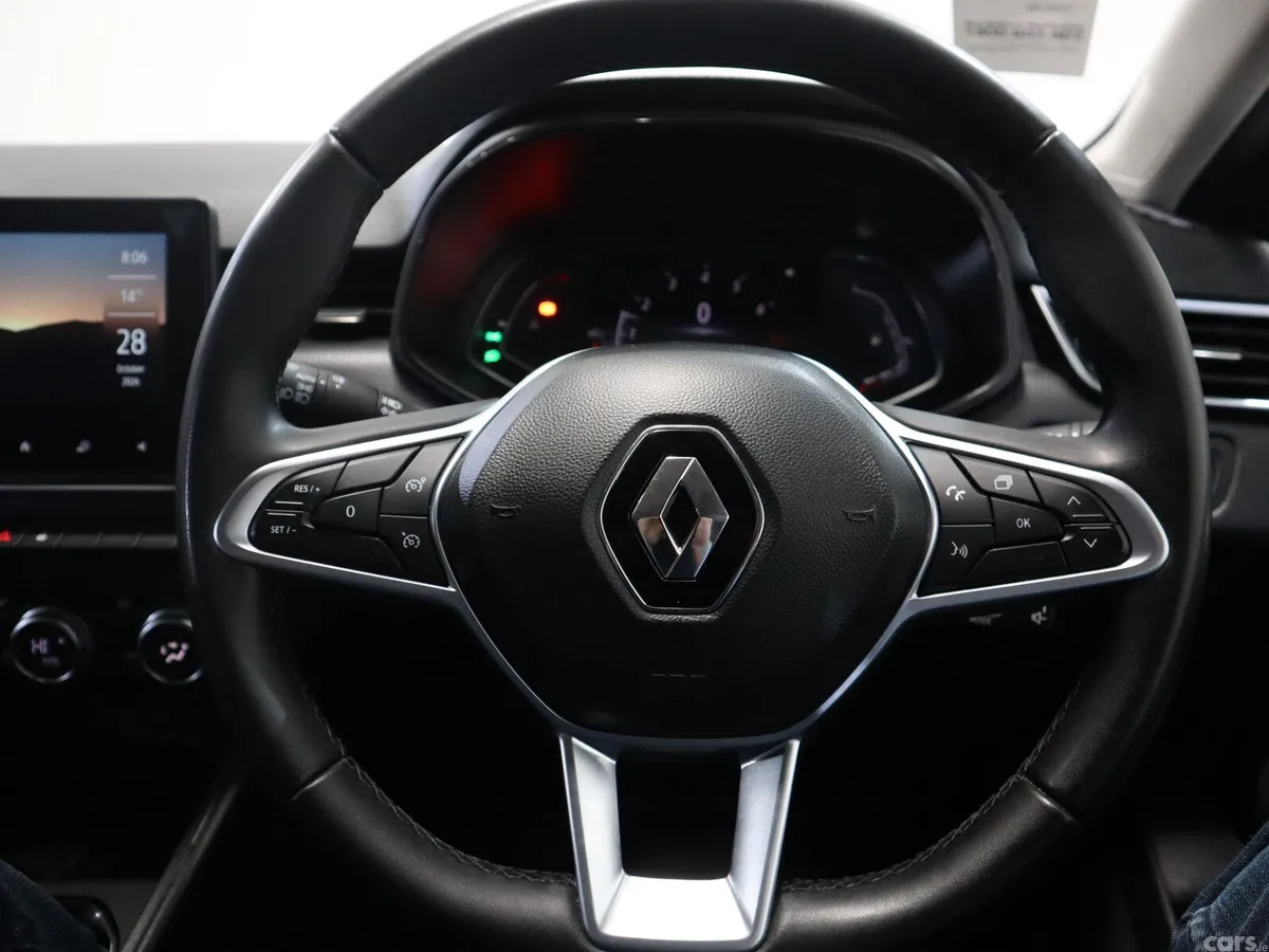 Renault Clio Hatchback, Petrol, 2023, Grey
