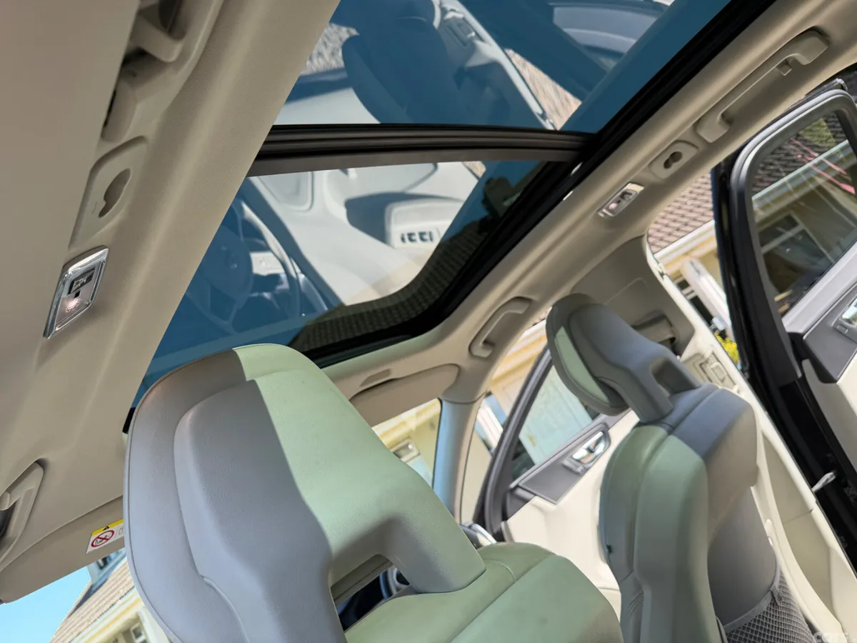 Volvo XC60 SUV, Petrol Plug-in Hybrid, 2018, Black
