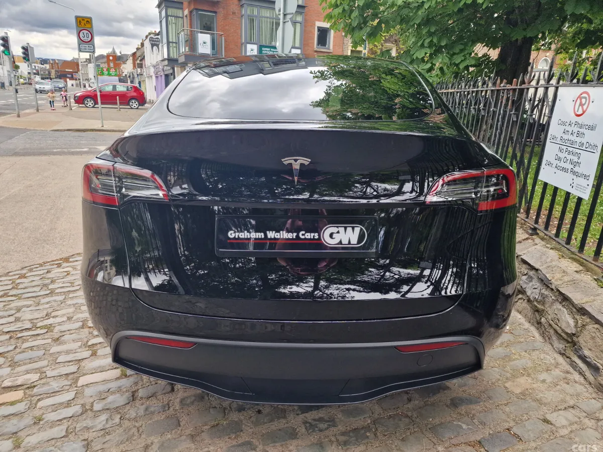 Tesla Model Y MPV, Electric, 2023, Black