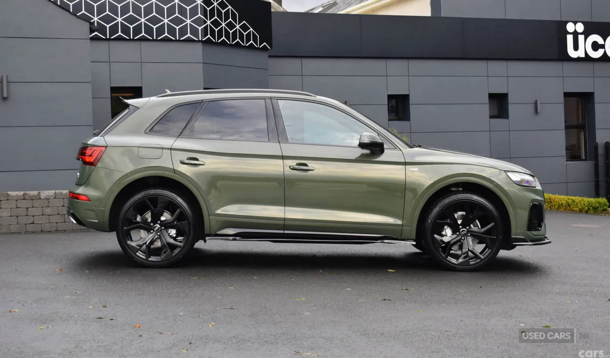 Audi Q5 SUV, Diesel Hybrid, 2023, Green