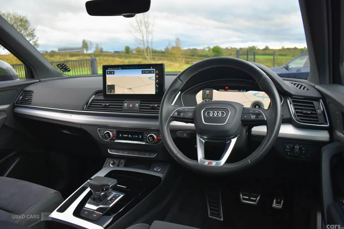 Audi Q5 SUV, Diesel Hybrid, 2023, Green
