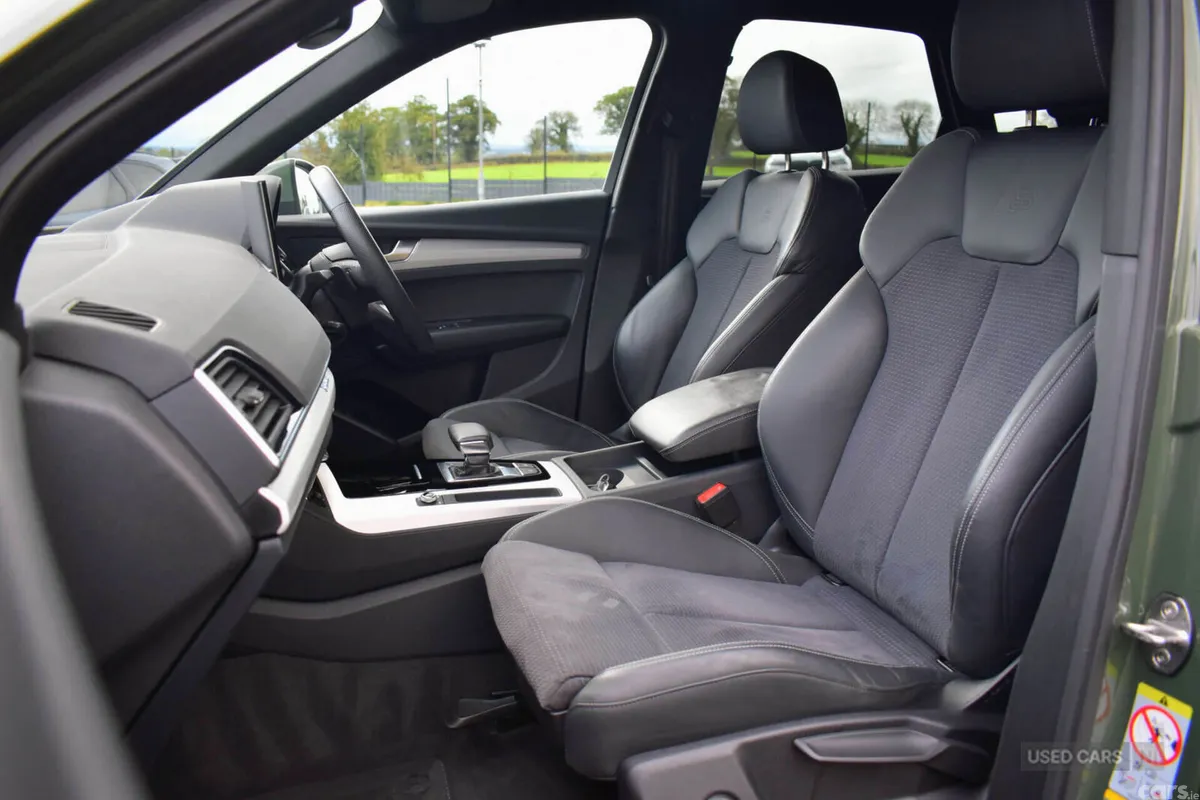 Audi Q5 SUV, Diesel Hybrid, 2023, Green