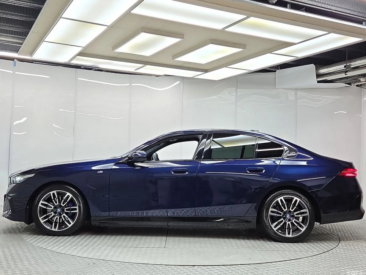 BMW 5-Series Saloon, Petrol Plug-in Hybrid, 2025, Blue