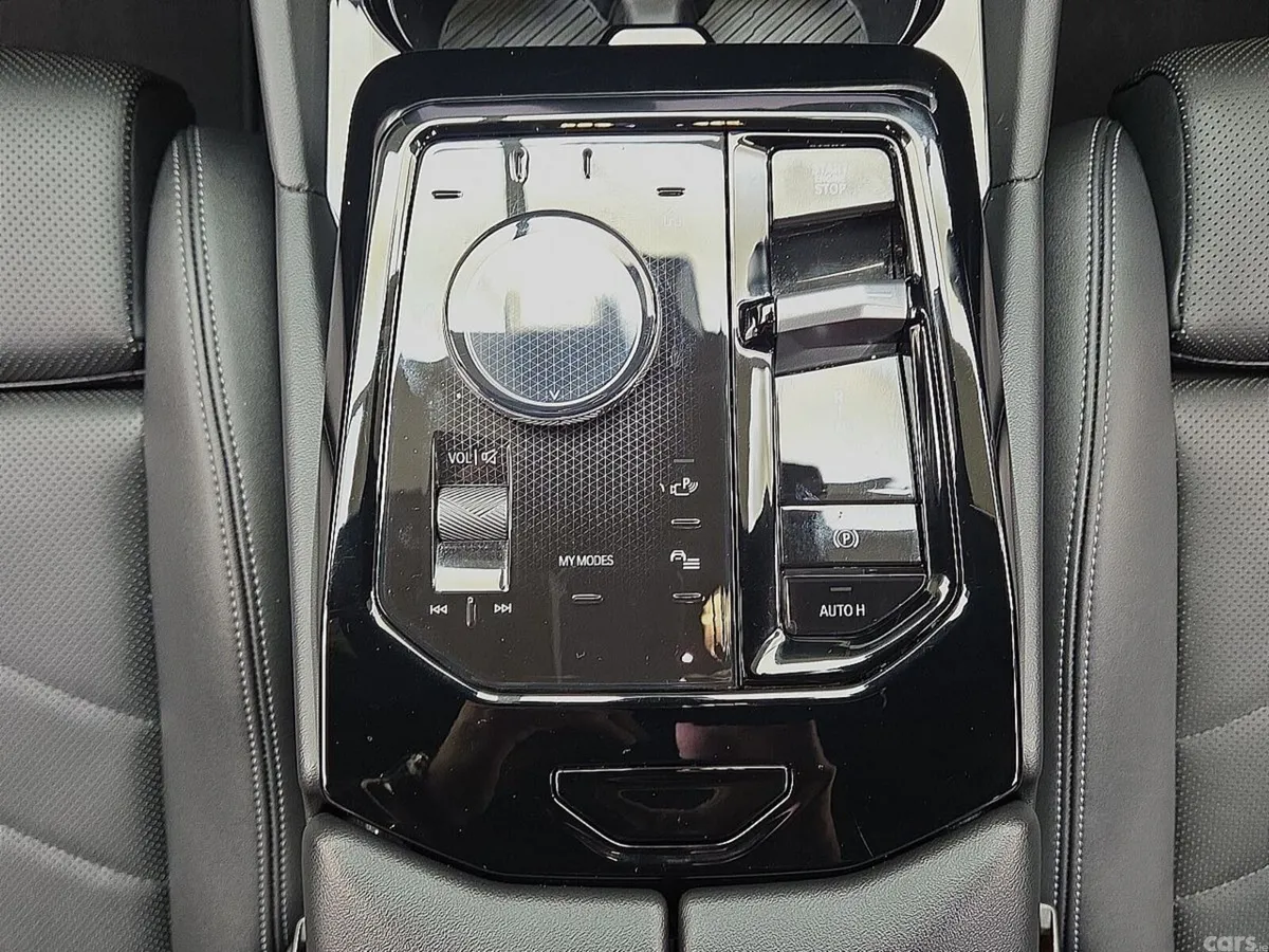BMW 5-Series Saloon, Petrol Plug-in Hybrid, 2025, Blue