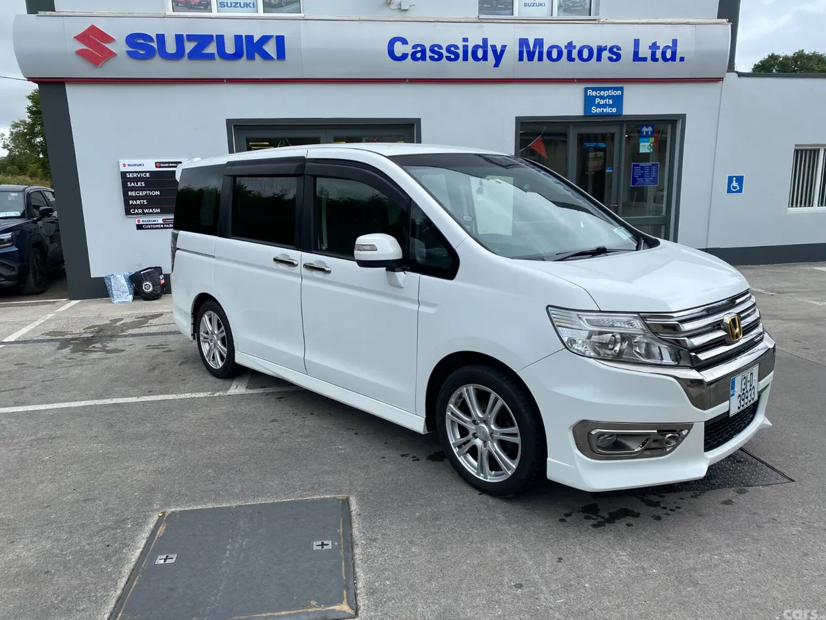 Honda Stepwagon MPV, Petrol, 2013, White