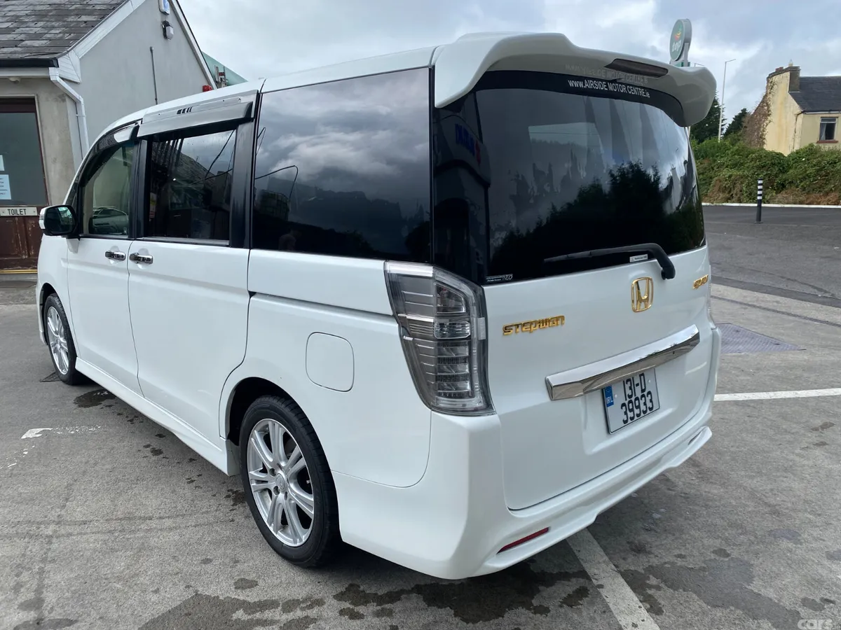 Honda Stepwagon MPV, Petrol, 2013, White