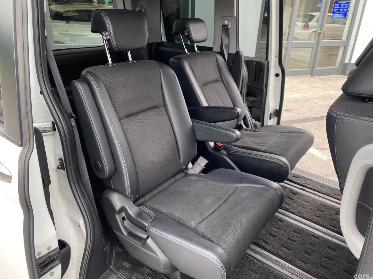 Honda Stepwagon MPV, Petrol, 2013, White