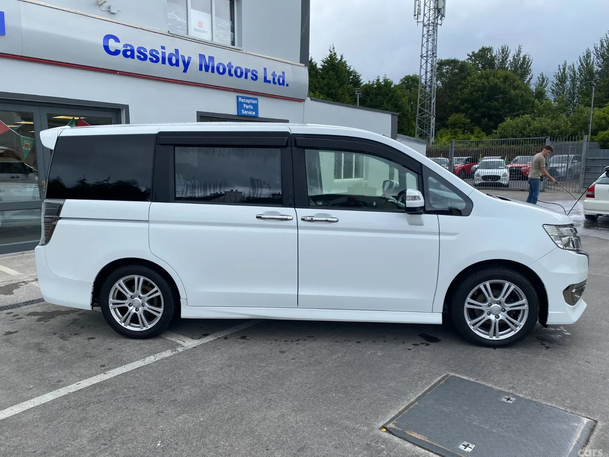 Honda Stepwagon MPV, Petrol, 2013, White