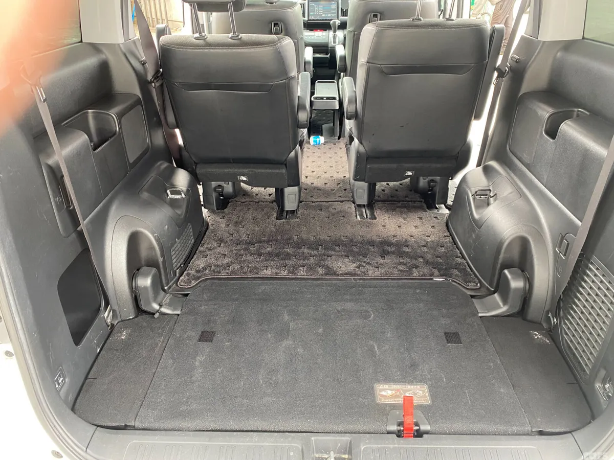 Honda Stepwagon MPV, Petrol, 2013, White