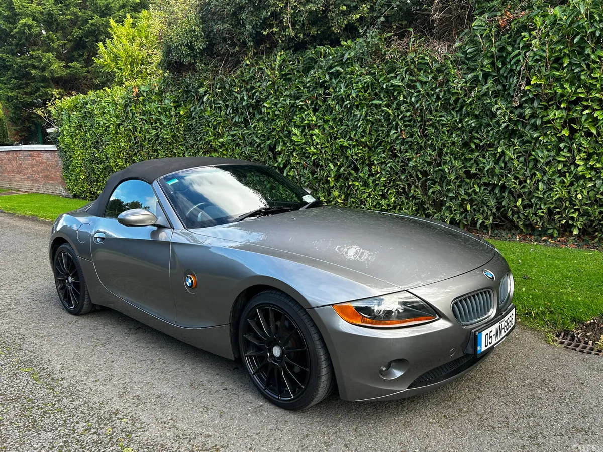 BMW Z4 Convertible, Petrol, 2005, Grey
