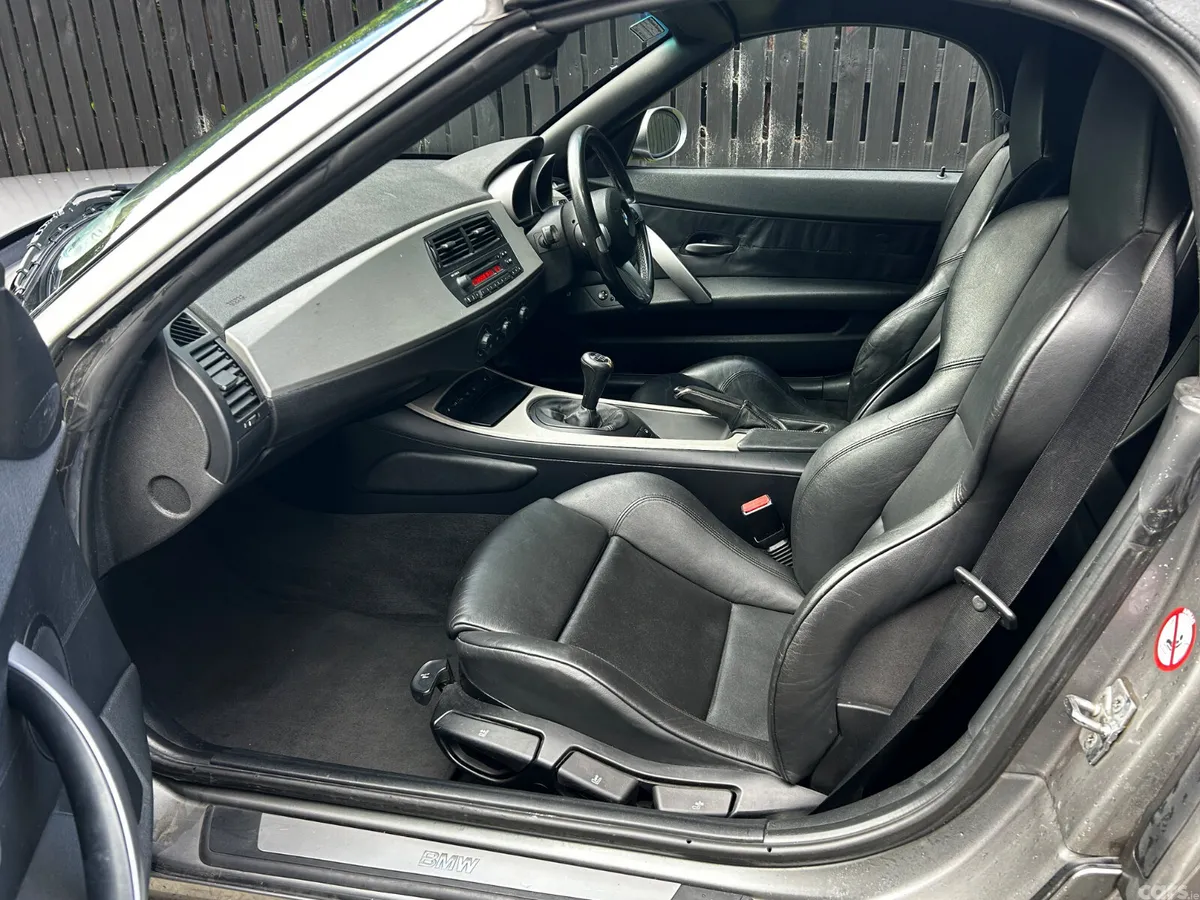 BMW Z4 Convertible, Petrol, 2005, Grey