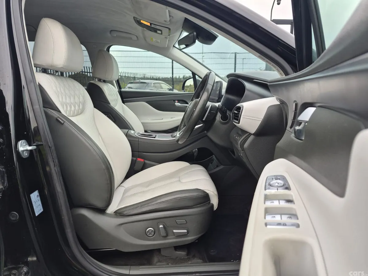 Hyundai Santa Fe SUV, Petrol Plug-in Hybrid, 2023, Black