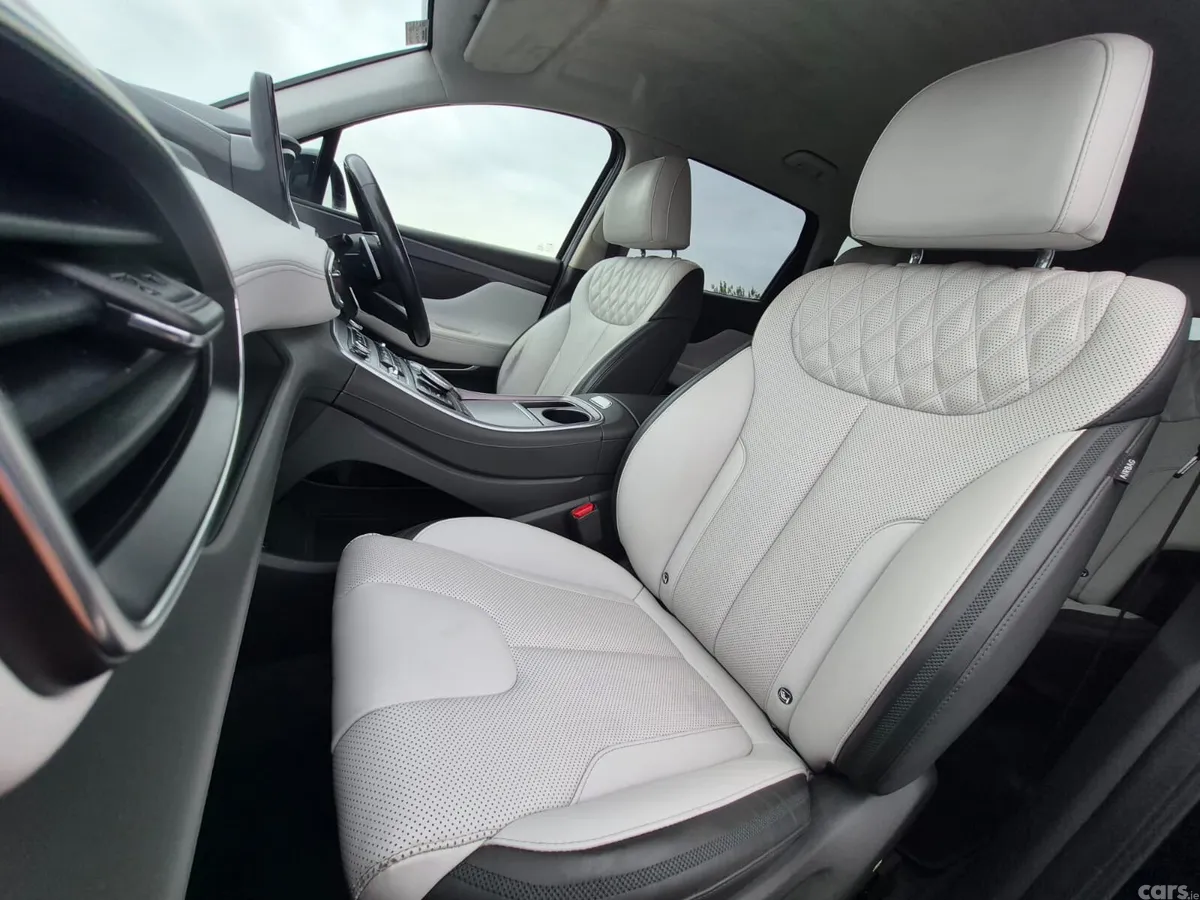 Hyundai Santa Fe SUV, Petrol Plug-in Hybrid, 2023, Black