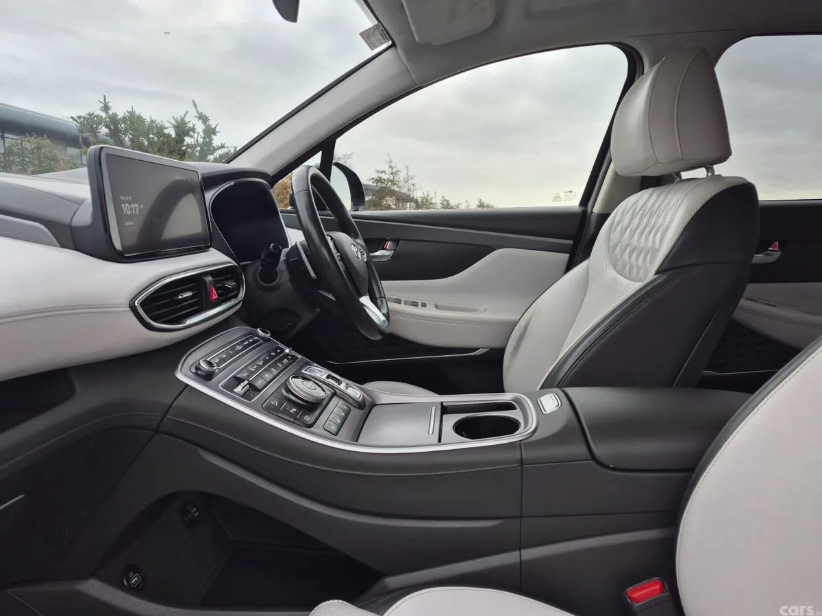 Hyundai Santa Fe SUV, Petrol Plug-in Hybrid, 2023, Black