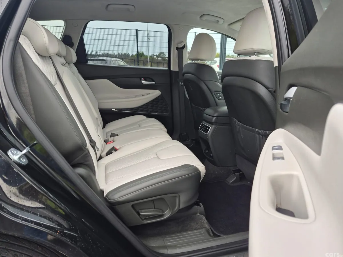 Hyundai Santa Fe SUV, Petrol Plug-in Hybrid, 2023, Black