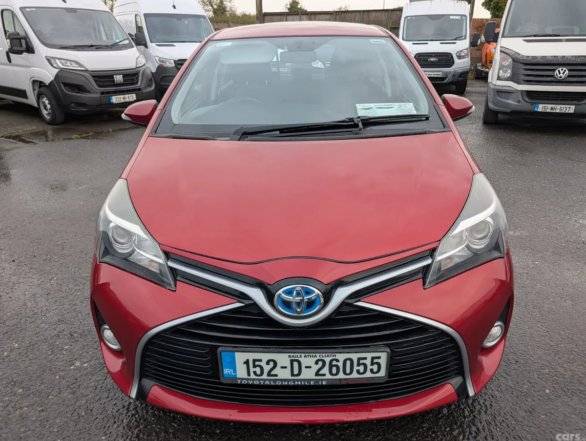Toyota Yaris Hatchback, Petrol Hybrid, 2015, Red