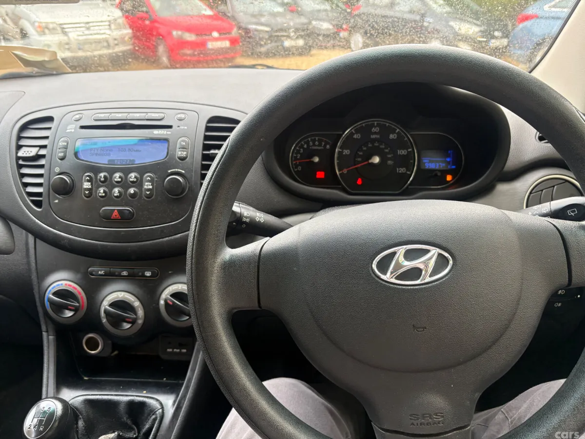 Hyundai i10 Hatchback, Petrol, 2013, White