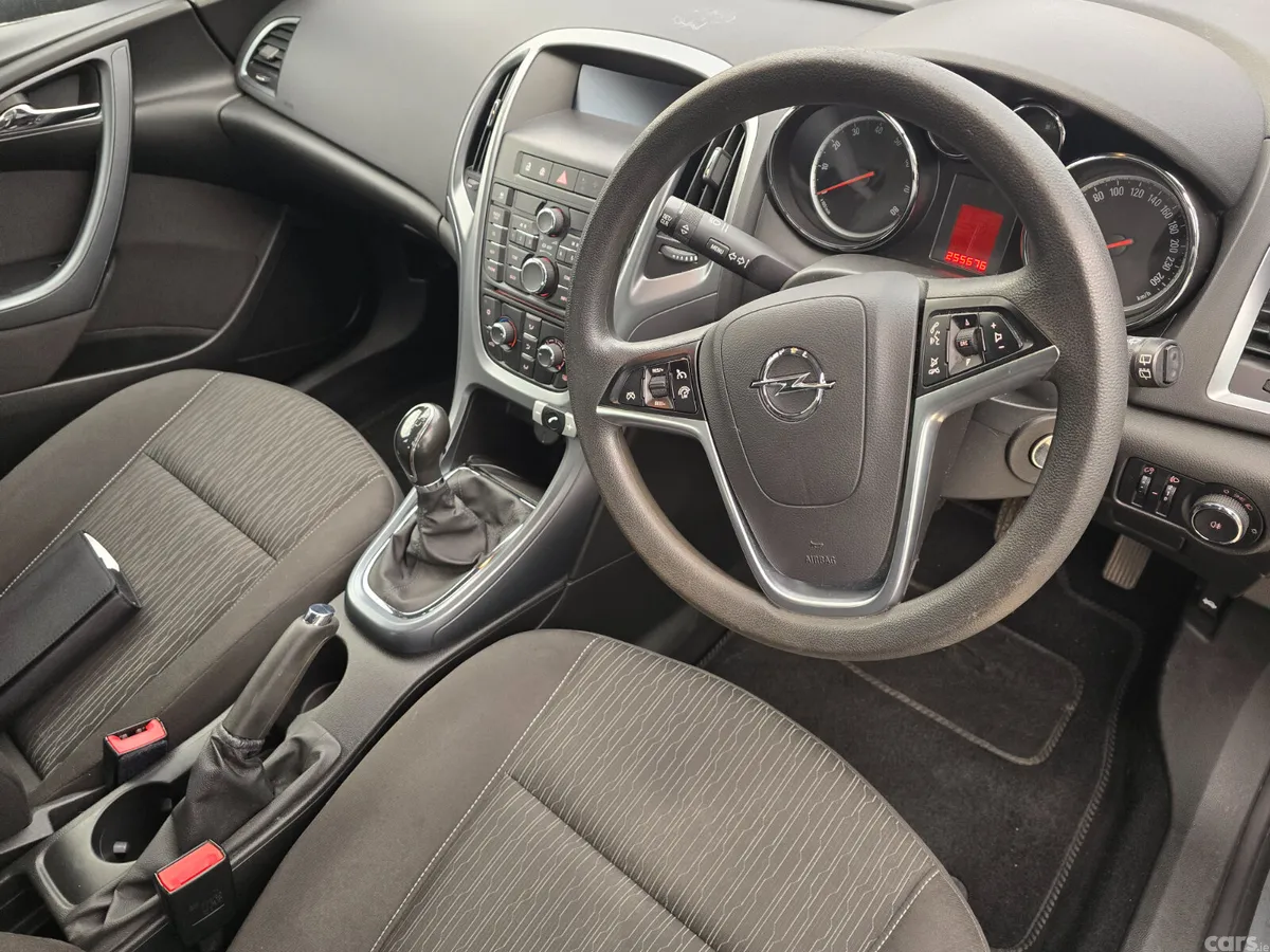 Opel Astra MPV, Petrol, 2013, Silver
