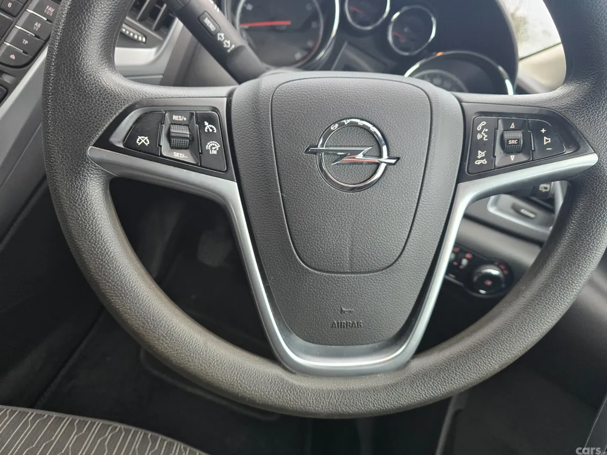 Opel Astra MPV, Petrol, 2013, Silver