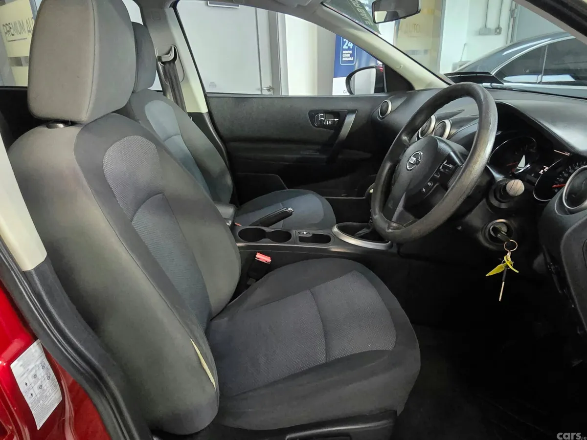 Nissan Qashqai+2 MPV, Diesel, 2014, Red