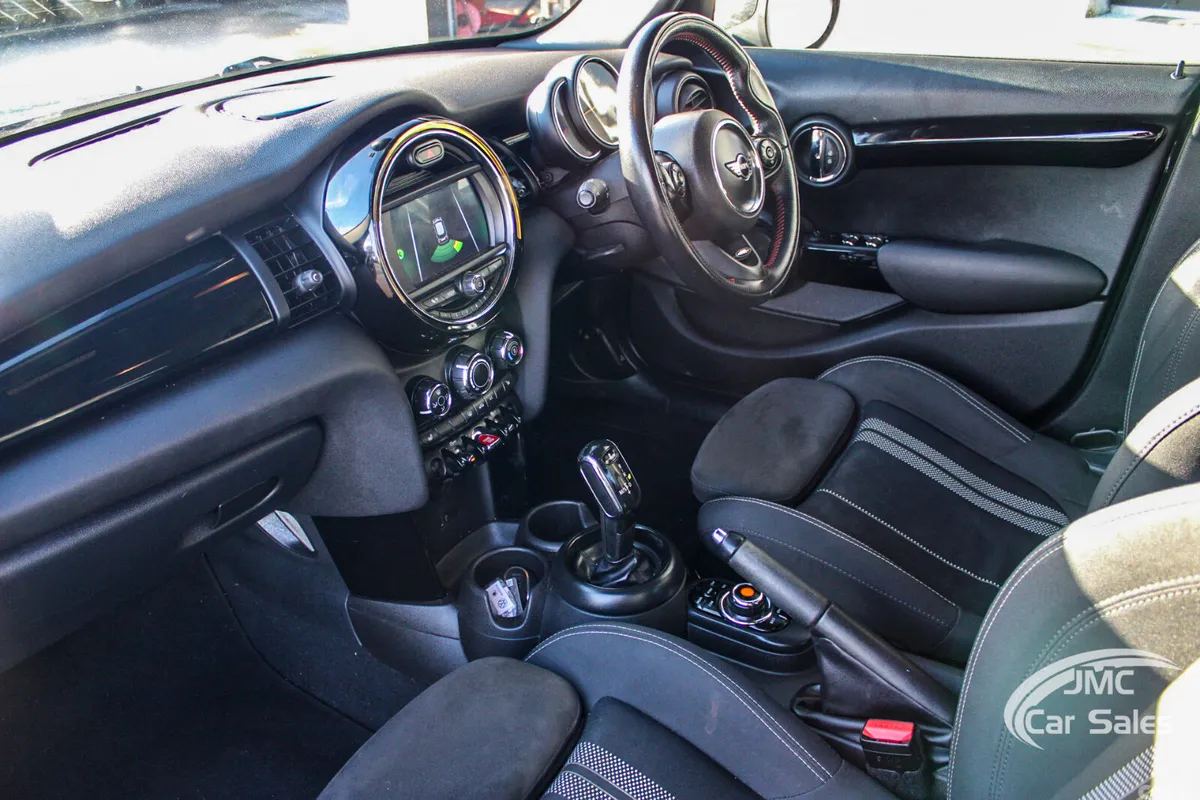 Mini Cooper Hatchback, Diesel, 2018, Green
