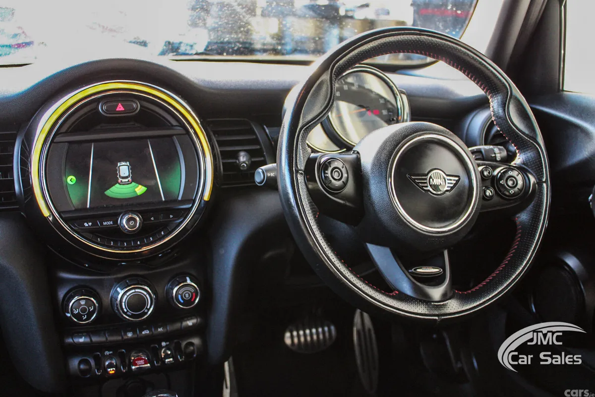 Mini Cooper Hatchback, Diesel, 2018, Green