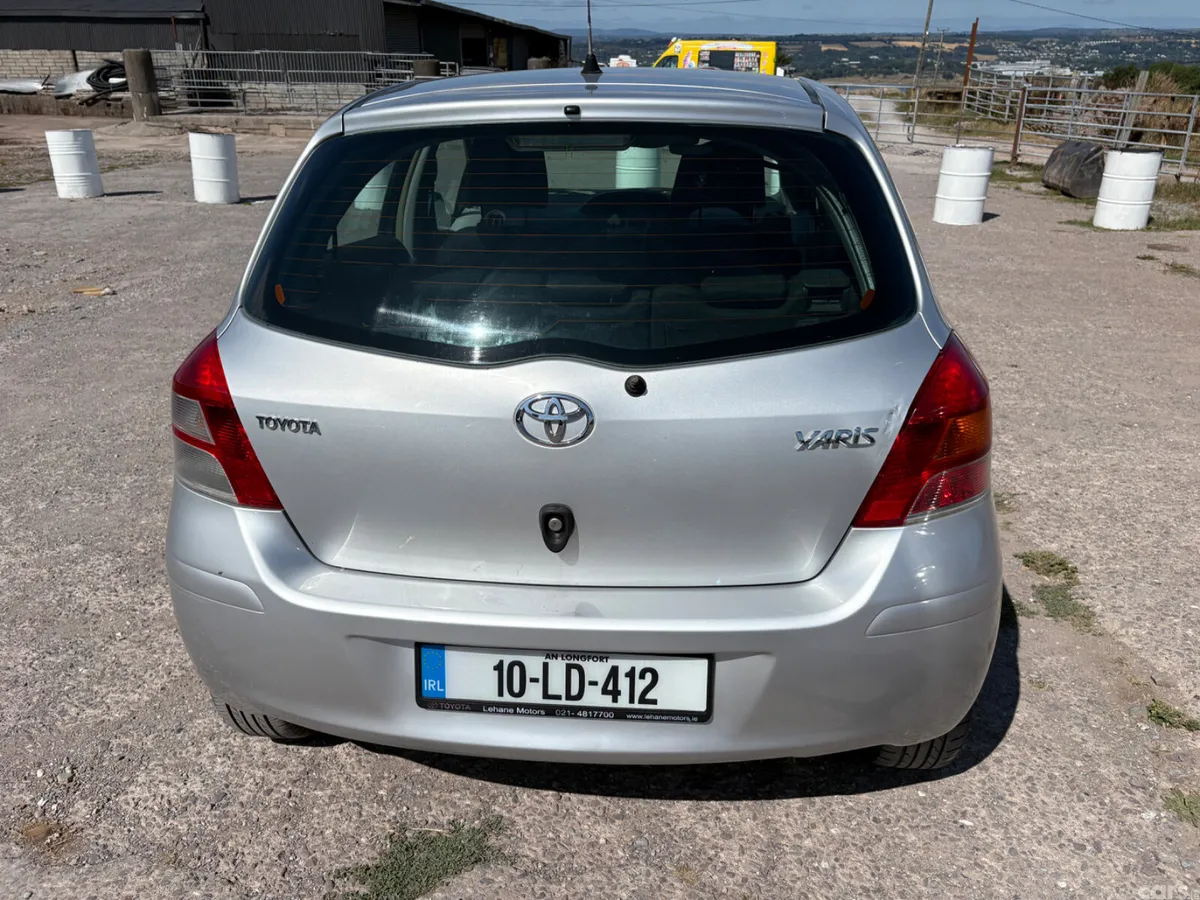 Toyota Yaris Hatchback, Petrol, 2010, Silver