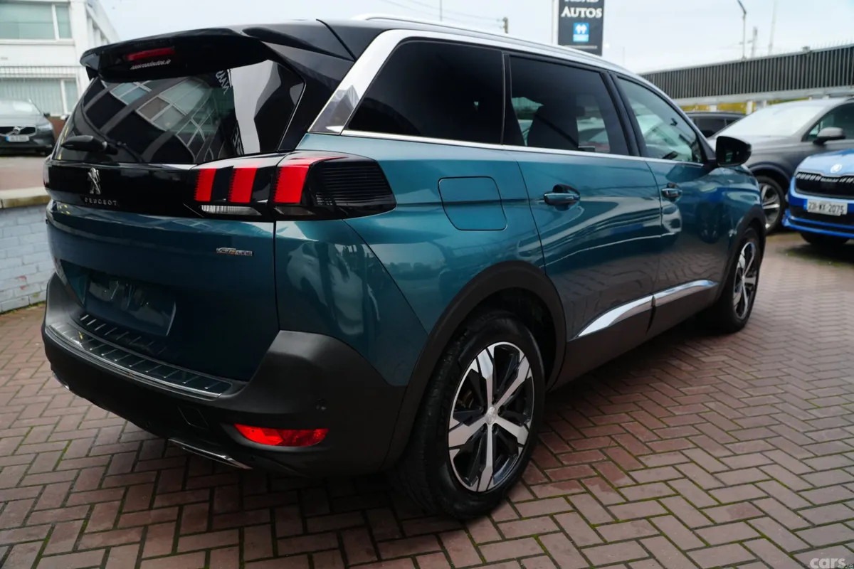 Peugeot 5008 MPV, Diesel, 2021, Blue