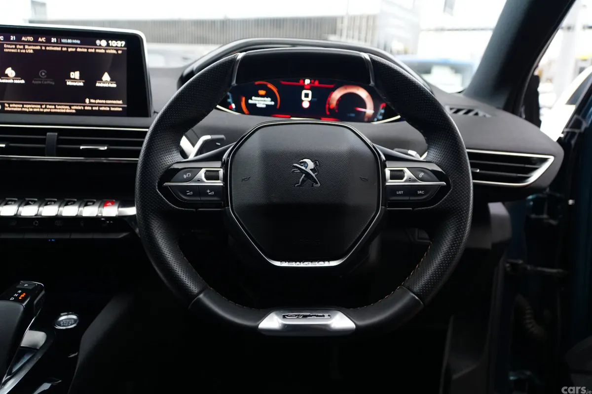 Peugeot 5008 MPV, Diesel, 2021, Blue