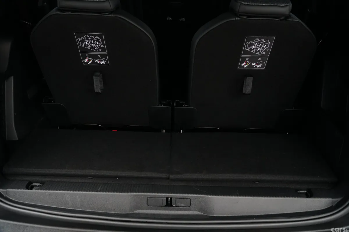 Peugeot 5008 MPV, Diesel, 2021, Blue