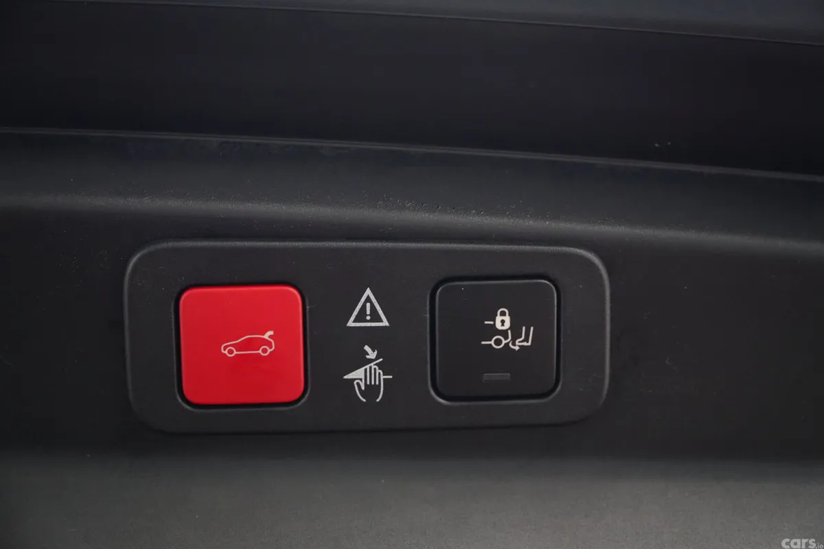 Peugeot 5008 MPV, Diesel, 2021, Blue