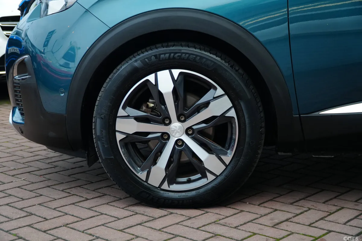 Peugeot 5008 MPV, Diesel, 2021, Blue