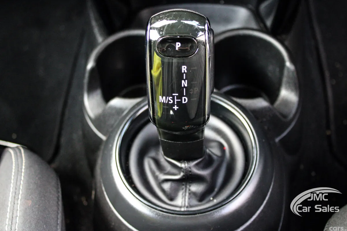 Mini Cooper Hatchback, Diesel, 2018, Green