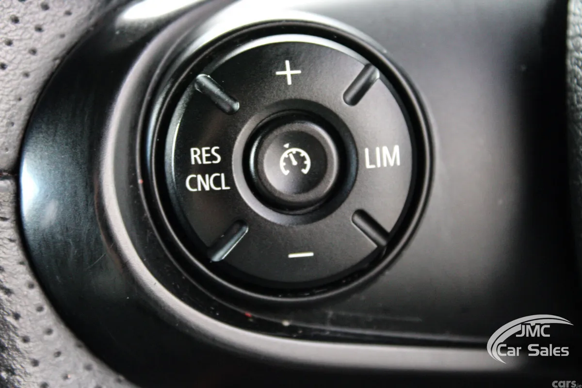 Mini Cooper Hatchback, Diesel, 2018, Green