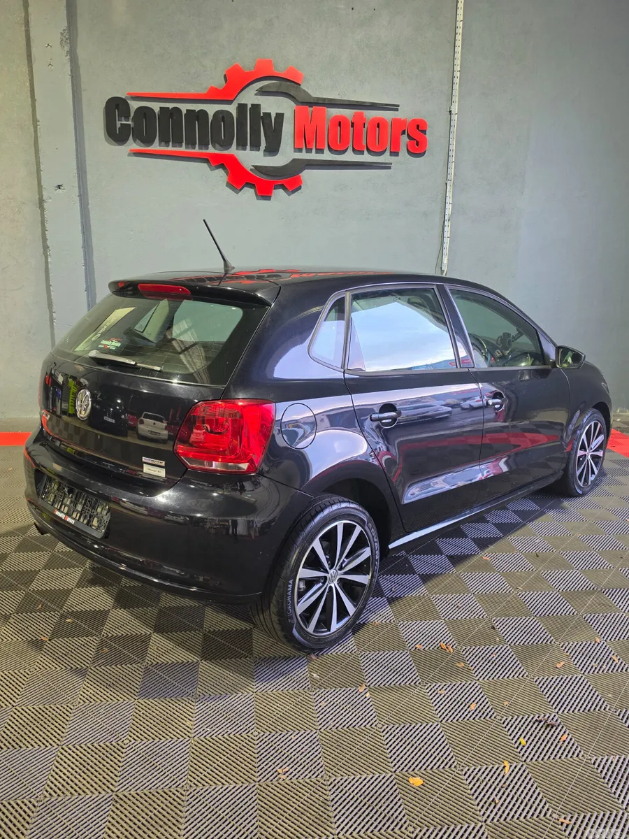 Volkswagen Polo Hatchback, Petrol, 2012, Black