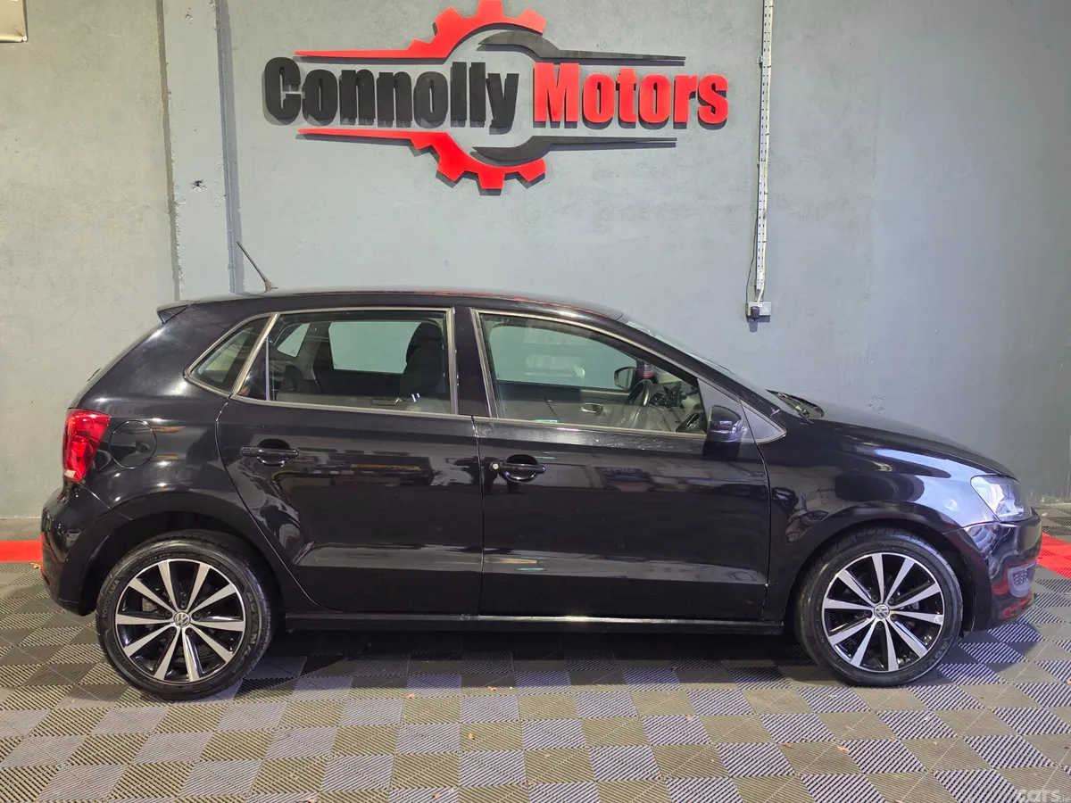 Volkswagen Polo Hatchback, Petrol, 2012, Black