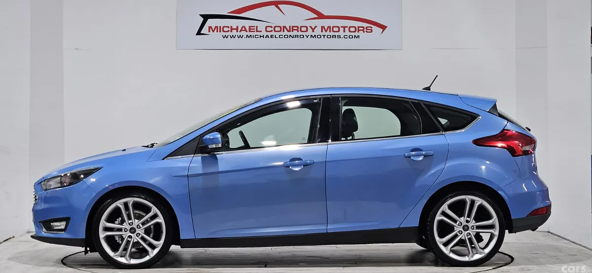Ford Focus Hatchback, Petrol, 2016, Blue