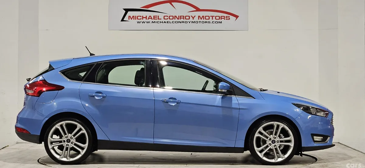 Ford Focus Hatchback, Petrol, 2016, Blue