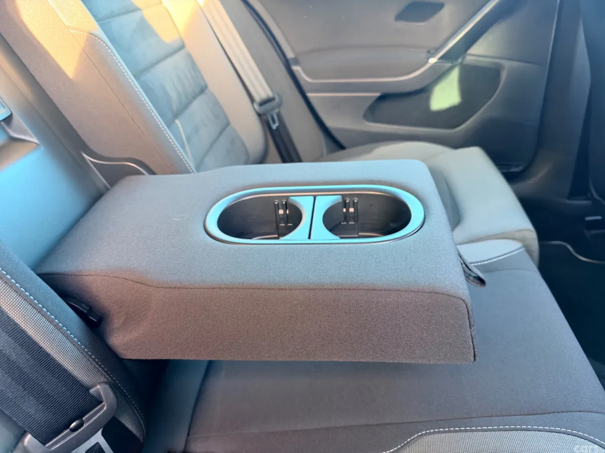 Volkswagen Golf Hatchback, Petrol, 2018, Blue