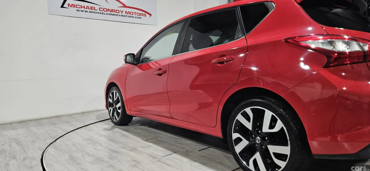 Nissan Pulsar Hatchback, Diesel, 2016, Red