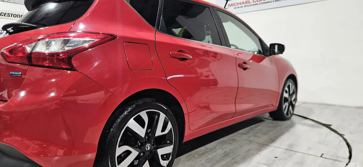 Nissan Pulsar Hatchback, Diesel, 2016, Red