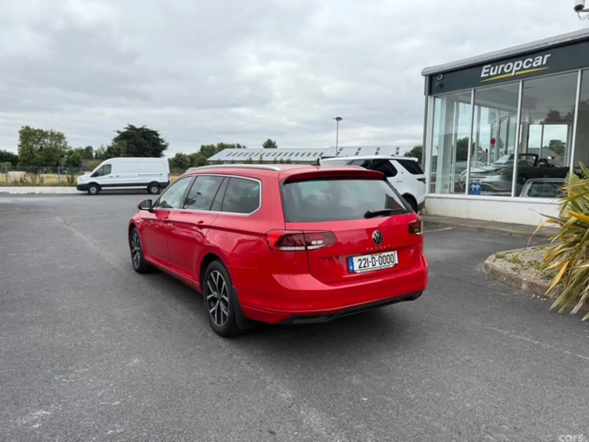 Volkswagen Passat Estate, Diesel, 2022, Red