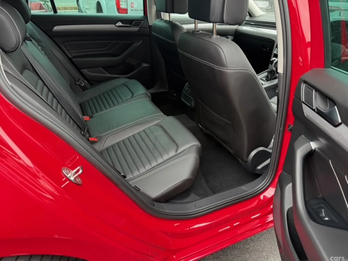 Volkswagen Passat Estate, Diesel, 2022, Red
