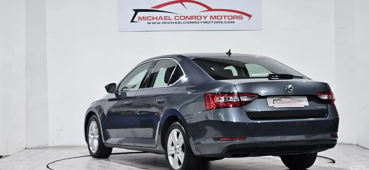 Skoda Superb Hatchback, Diesel, 2018, Grey