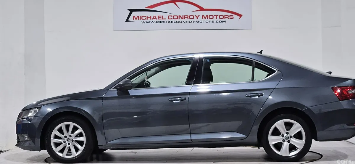 Skoda Superb Hatchback, Diesel, 2018, Grey