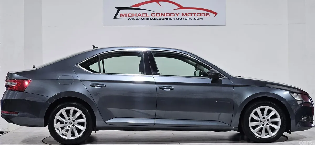 Skoda Superb Hatchback, Diesel, 2018, Grey