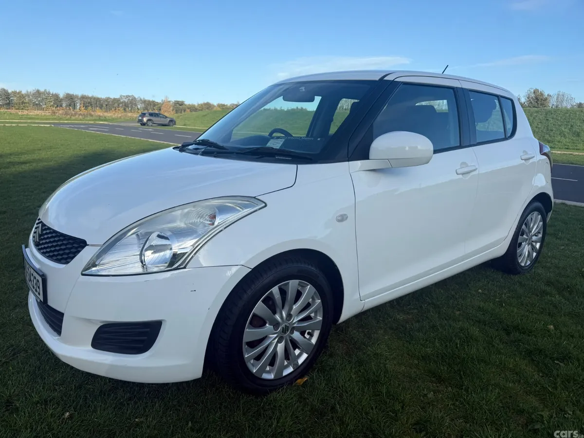 Suzuki Swift Hatchback, Petrol, 2013, White