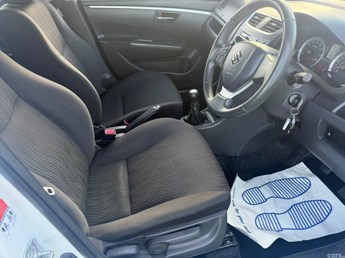 Suzuki Swift Hatchback, Petrol, 2013, White